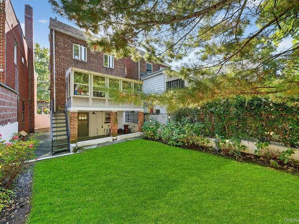 305 W 259th Street, Bronx NY 10471