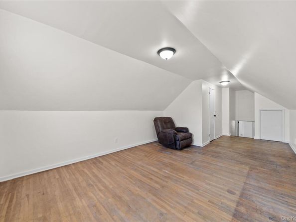 1029 N Niagara Avenue, Lindenhurst NY 11757