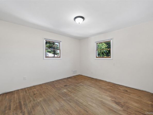 1029 N Niagara Avenue, Lindenhurst NY 11757