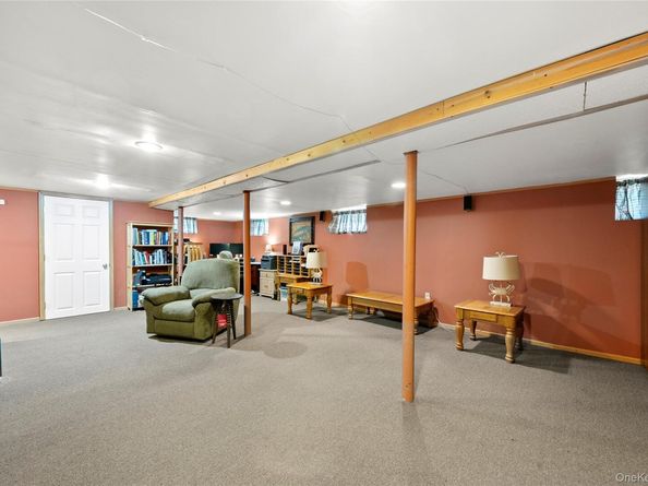 23 Oakland Avenue, Rocky Point NY 11778