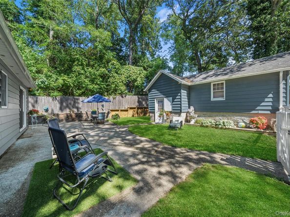 23 Oakland Avenue, Rocky Point NY 11778