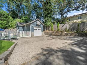 23 Oakland Avenue, Rocky Point NY 11778