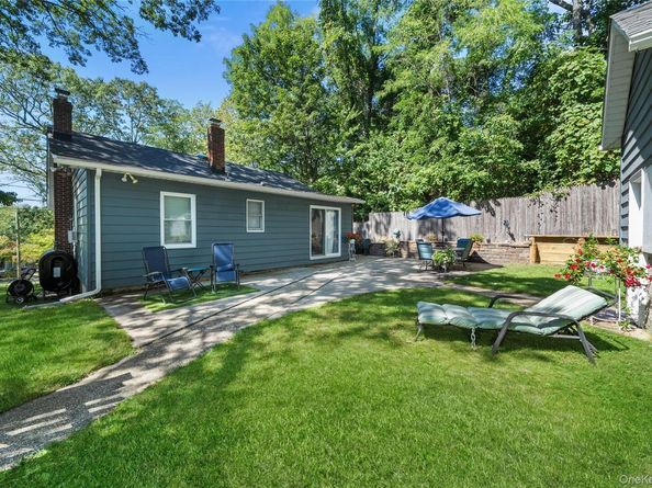 23 Oakland Avenue, Rocky Point NY 11778