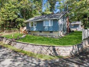 23 Oakland Avenue, Rocky Point NY 11778