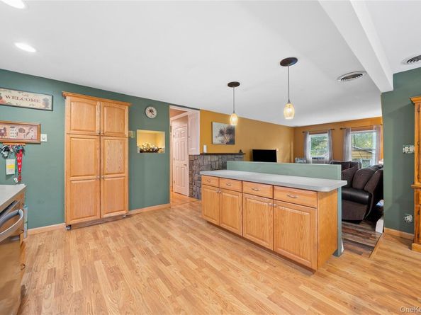 23 Oakland Avenue, Rocky Point NY 11778