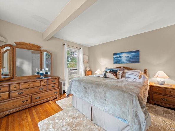 23 Oakland Avenue, Rocky Point NY 11778