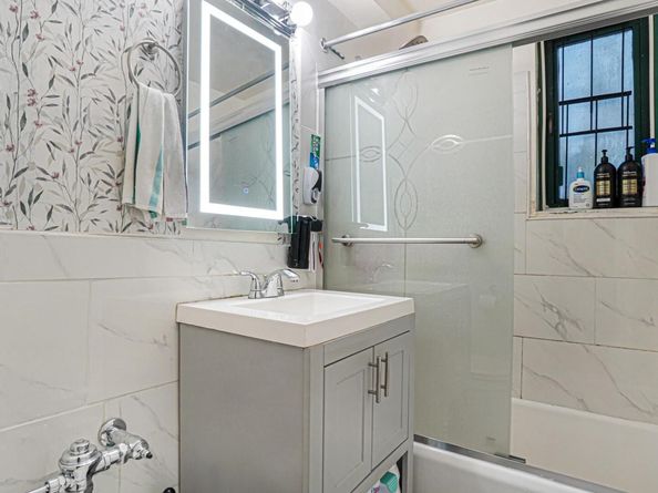 1 Metropolitan Oval 1B, Bronx NY 10462