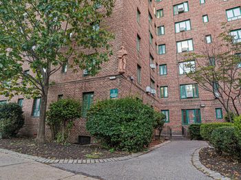 1 Metropolitan Oval