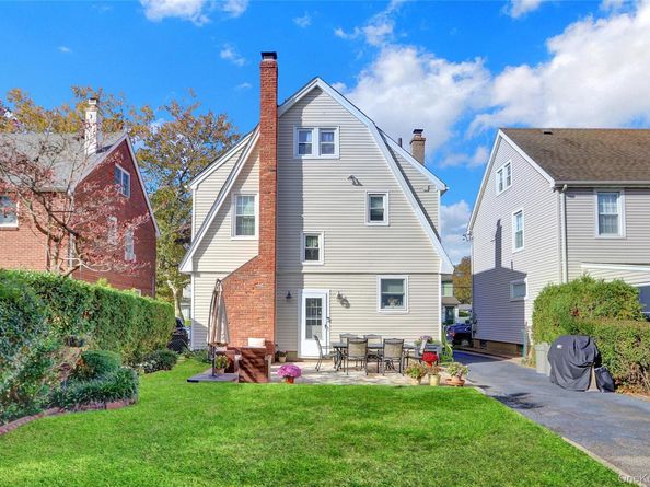 225 Park Avenue, Williston Park NY 11596