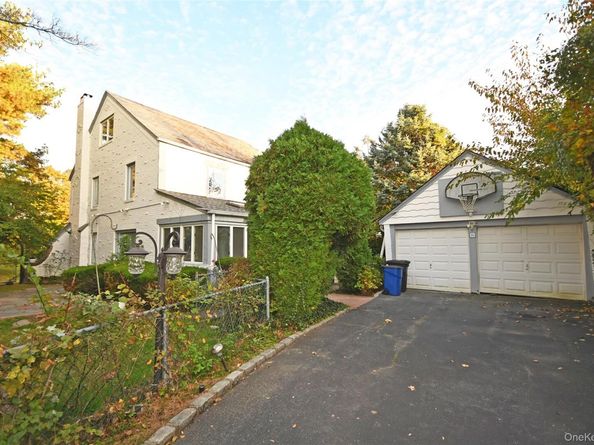 14 Nirvana Avenue, Great Neck NY 11023