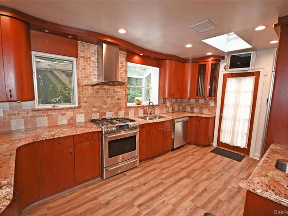 14 Nirvana Avenue, Great Neck NY 11023