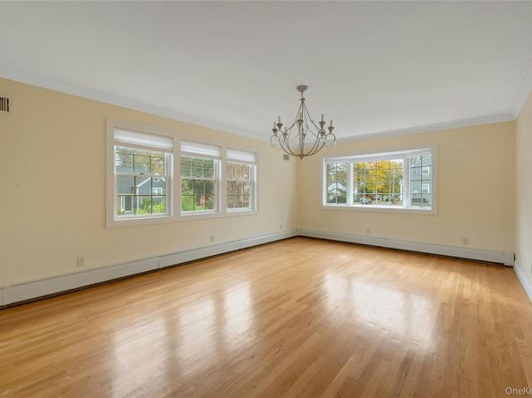 95 Clarence Road, Scarsdale NY 10583