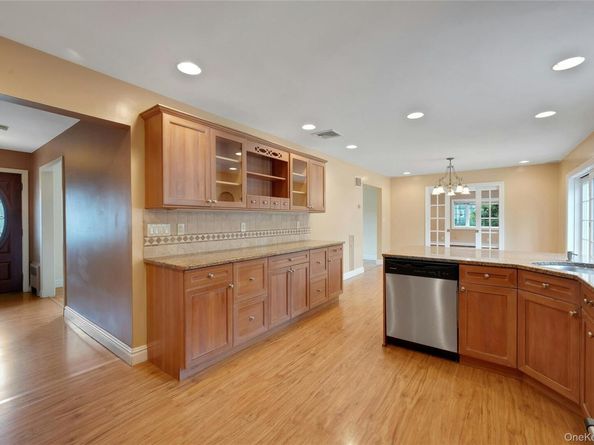 95 Clarence Road, Scarsdale NY 10583