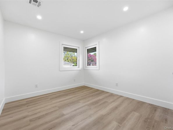 5 Orient Court, Westbury NY 11590