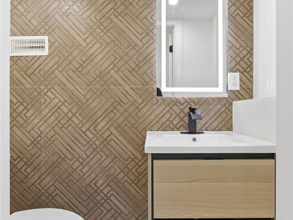 5 Orient Court, Westbury NY 11590