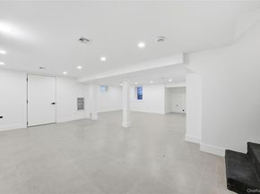 5 Orient Court, Westbury NY 11590