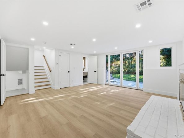 5 Orient Court, Westbury NY 11590