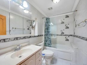 2 Valley Greens Drive, Valley Stream NY 11581