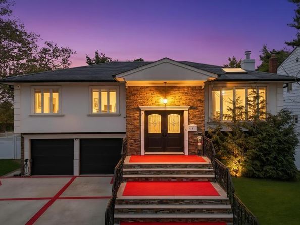 2 Valley Greens Drive, Valley Stream NY 11581