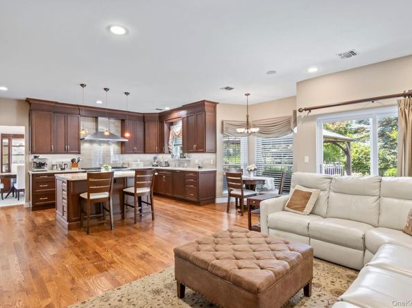 89 Hamlet Drive, Commack NY 11725