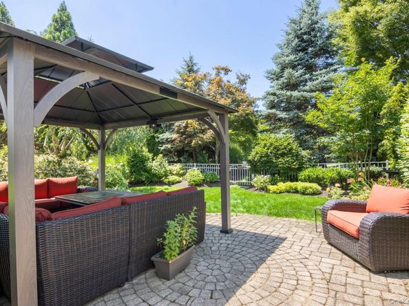 89 Hamlet Drive, Commack NY 11725