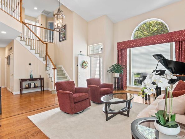 89 Hamlet Drive, Commack NY 11725