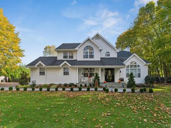 3 Seatuck Cove Circle