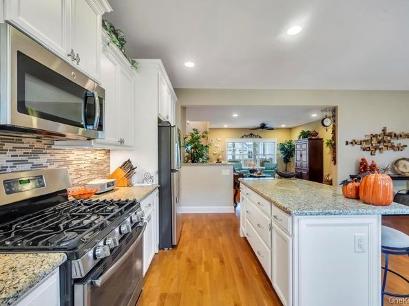 4 Haverton Court, Riverhead NY 11901