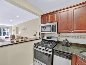 10 Old Mamaroneck Road 4K, White Plains NY 10605