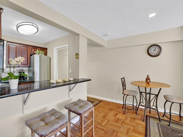 10 Old Mamaroneck Road 4K, White Plains NY 10605