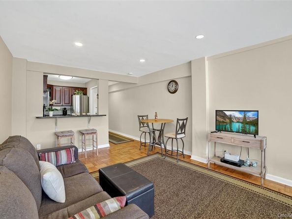 10 Old Mamaroneck Road 4K, White Plains NY 10605