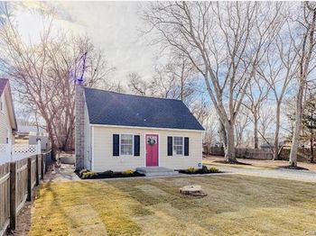 50 Peconic Street