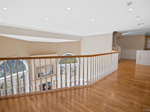 98 Spring Pond Lane, Southampton NY 11968