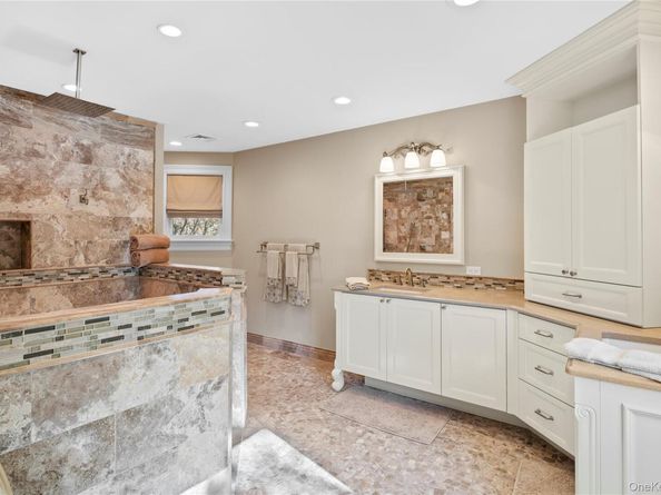 98 Spring Pond Lane, Southampton NY 11968