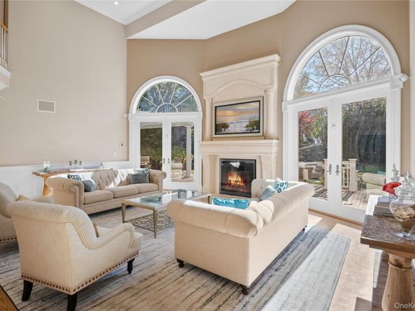 98 Spring Pond Lane, Southampton NY 11968