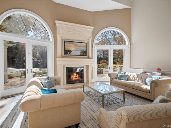 98 Spring Pond Lane, Southampton NY 11968