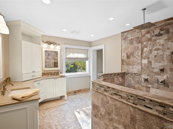 98 Spring Pond Lane, Southampton NY 11968