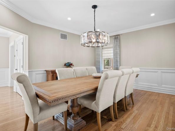 98 Spring Pond Lane, Southampton NY 11968