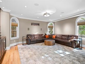 98 Spring Pond Lane, Southampton NY 11968