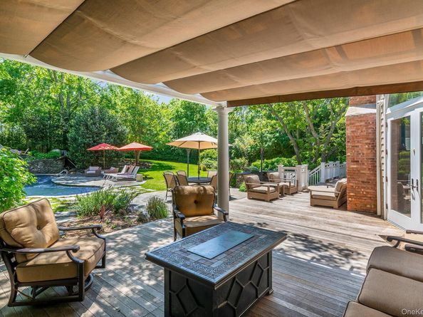 98 Spring Pond Lane, Southampton NY 11968