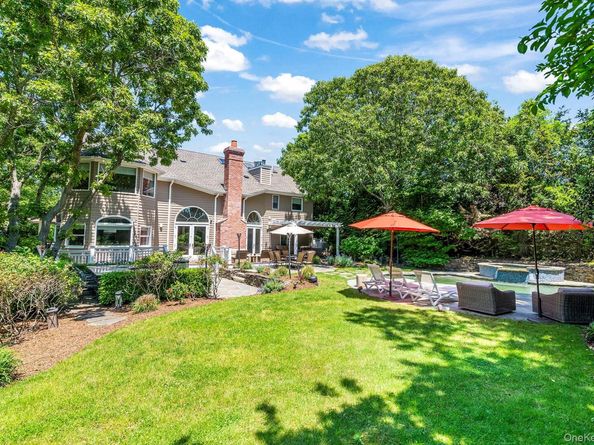 98 Spring Pond Lane, Southampton NY 11968