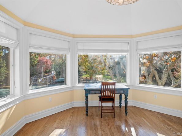 98 Spring Pond Lane, Southampton NY 11968