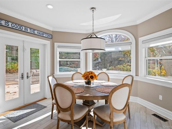 98 Spring Pond Lane, Southampton NY 11968