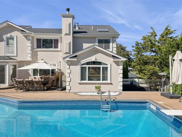 63 Fleetwood Road, Commack NY 11725
