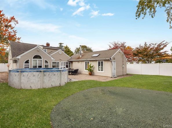37 Angle Lane, Hicksville NY 11801