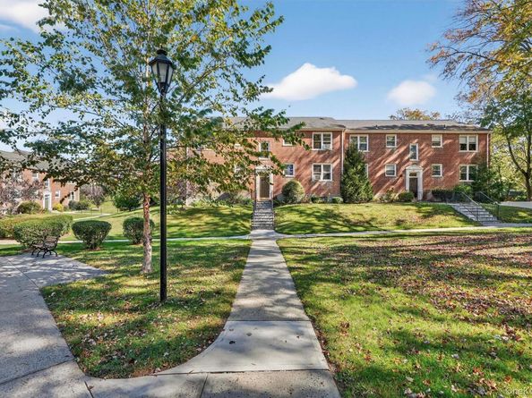 260 Church Street 4B4, White Plains NY 10603