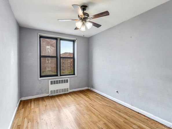 33-26 92 Street 5W, Jackson Heights NY 11372