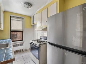 33-26 92 Street 5W, Jackson Heights NY 11372