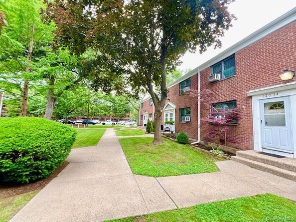 220-34 67 Avenue 2Levels, Bayside NY 11364