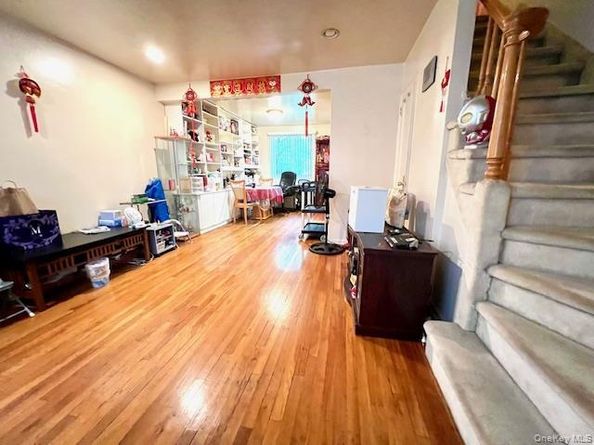 220-34 67 Avenue 2Levels, Bayside NY 11364